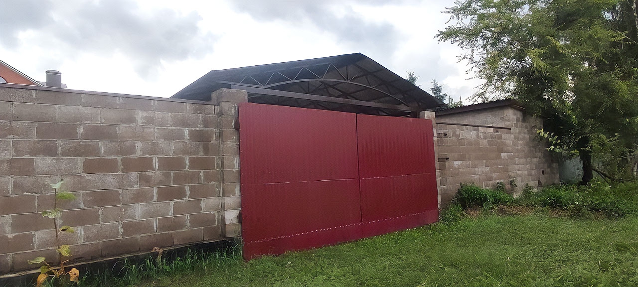 Арочный автонавес для дачи